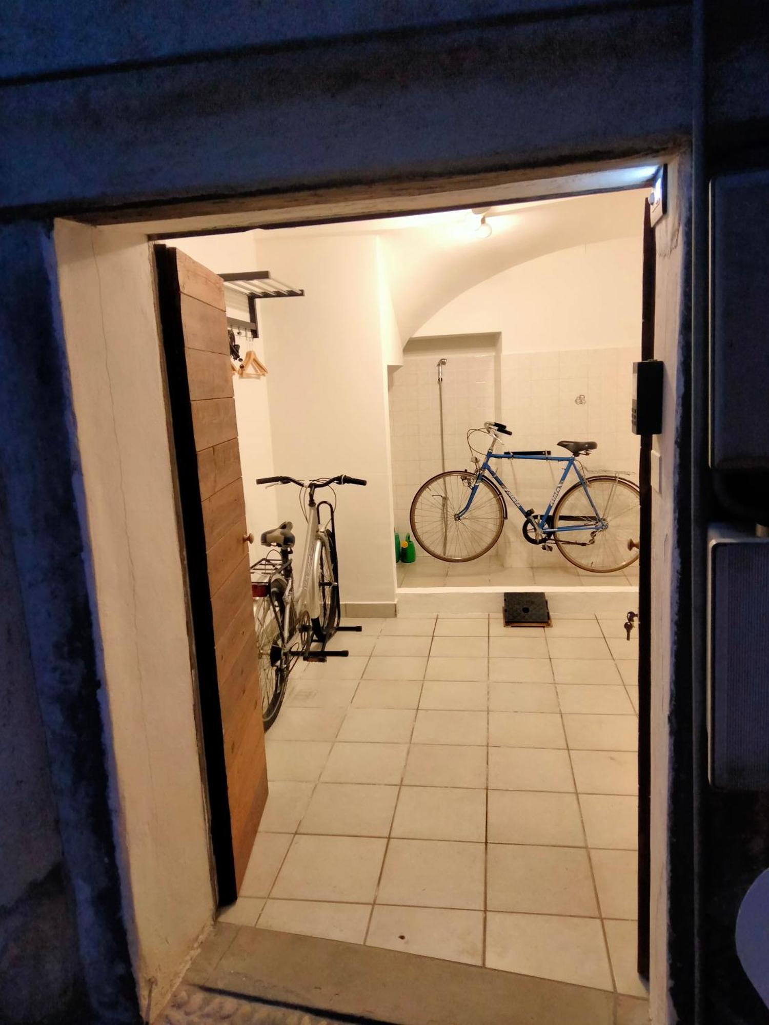 Casa Storta - Cycle Garage Con Biciclette Villa Пизоние Екстериор снимка